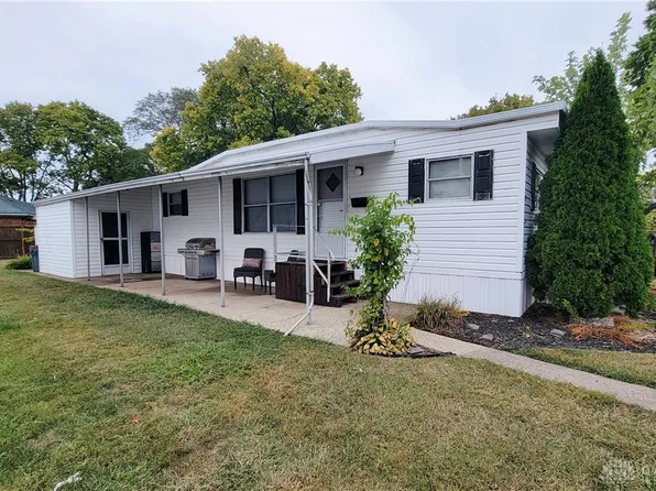 32 Helmer Cir, Enon, OH 45323