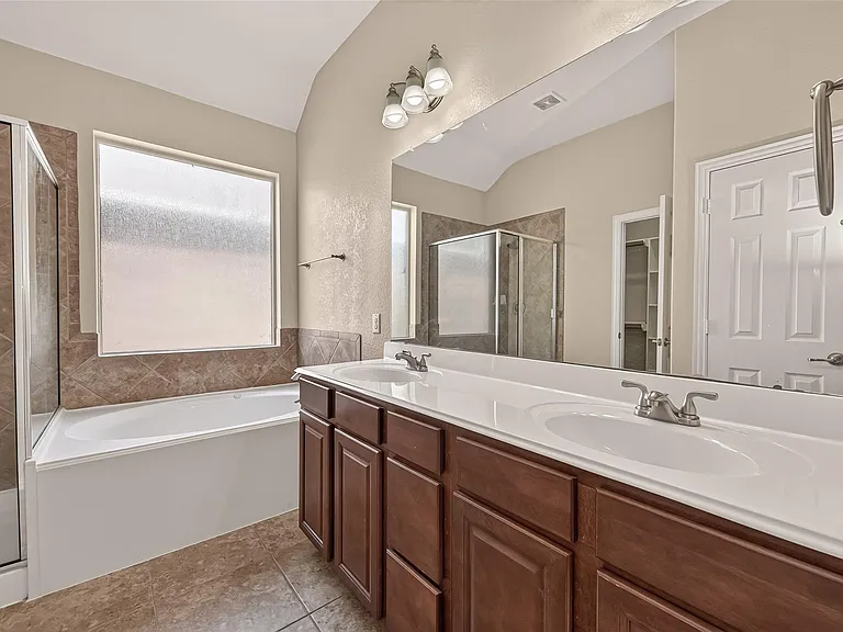 12107 Redbud Brook Trl — Photo 26