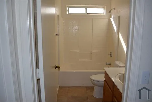 1506 E Irwin Ave — Photo 8