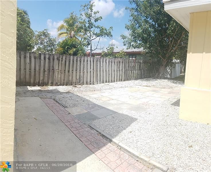 1st image of 3671 NE 11th Ave