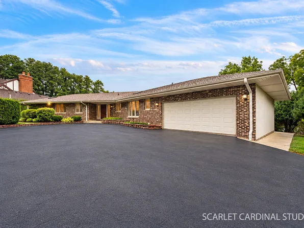 27200 W Lakeview Dr S, Lake Barrington, IL 60084