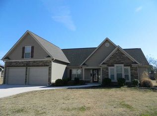 283 Honeyberry Ln, Rossville, GA 30741