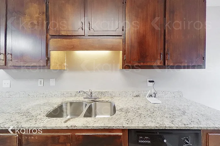 150 Deer Pkwy — Photo 6