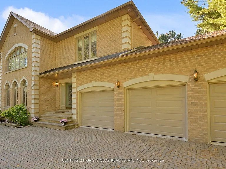 20 Limcombe Dr — Photo 2