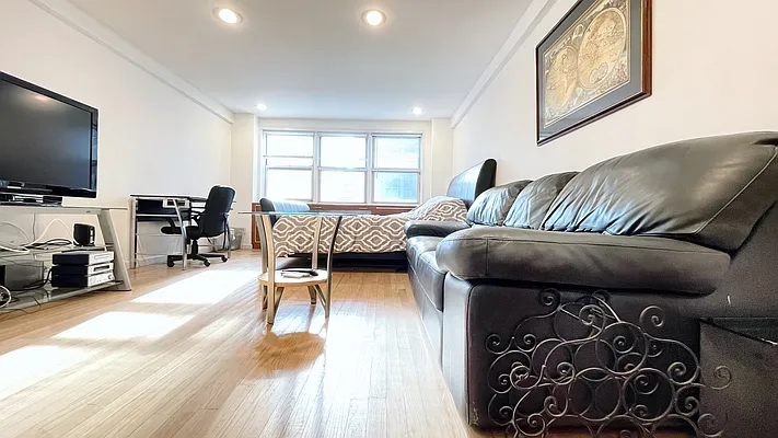 Rented by Oxford Property Group | media 1