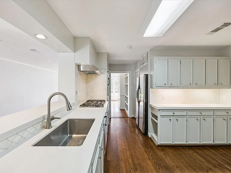 6417 Westchester St — Photo 8