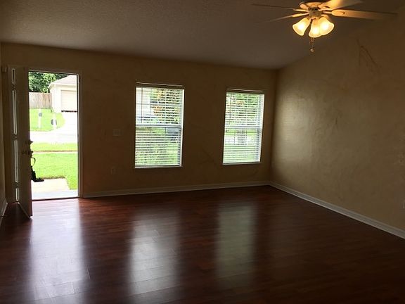 3rd image of 4127 Half Moon Cir