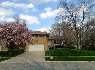 633 S Edward St, Mount Prospect, IL 60056