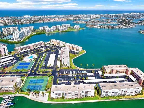 7625 Sun Island Dr S APT 304, South Pasadena, FL 33707