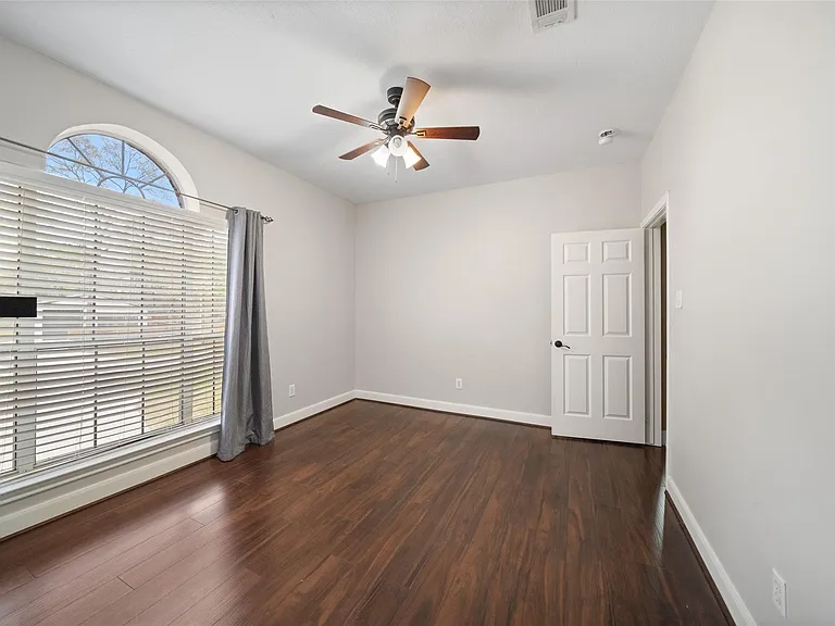 2438 Ripplewood Dr — Photo 21