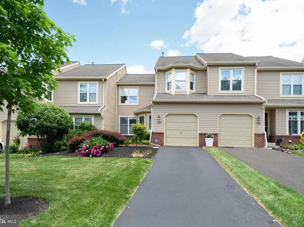 182 Pine Crest Ln, Lansdale, PA 19446