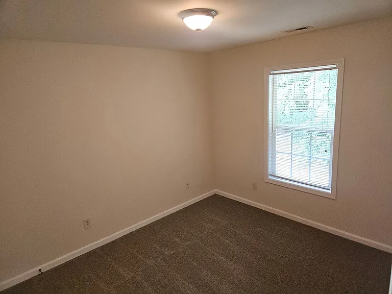5900 Wynmore Rd — Photo 17