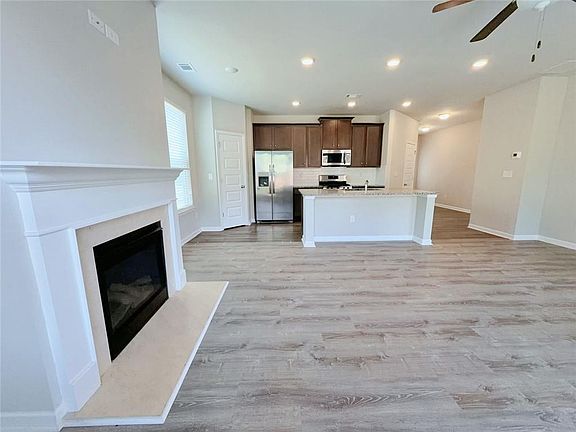 5th image of 3705 Prospect Point Dr