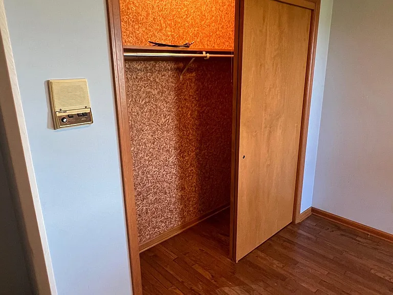 Back Bedroom Closet
Cedar lined