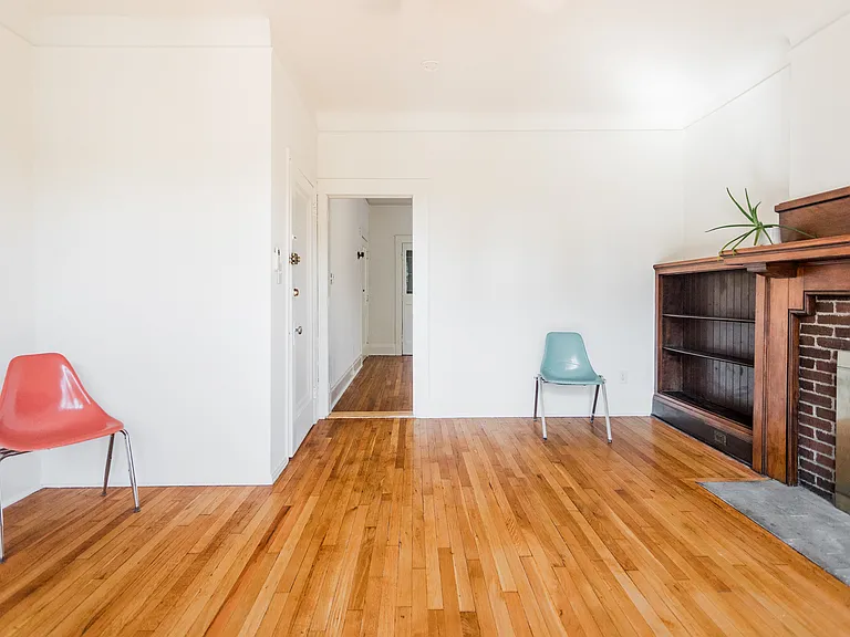 1019 Van Dyke St #3 — Photo 4