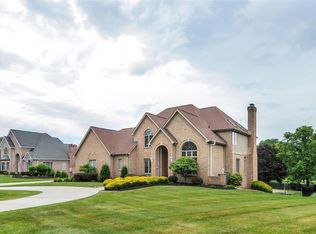 202 Lakevue Dr, Cranberry Township, PA 16066