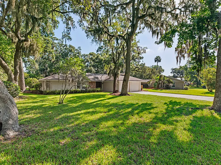 74 Sanchez Dr E — Photo 38