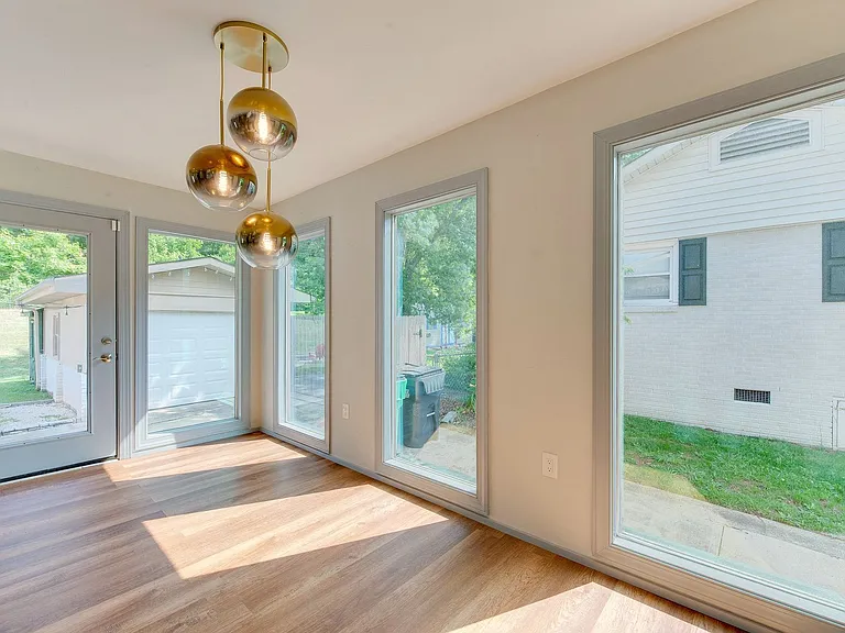 3921 Sheffield Dr — Photo 23