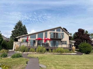 3988 Iris Dr, East Tawas, MI