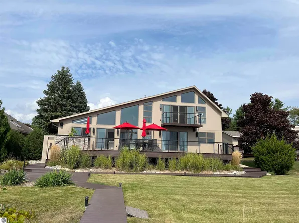 3988 Iris Dr, East Tawas, MI 48730