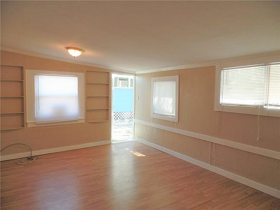 3rd image of 2609 4th St S #1/2