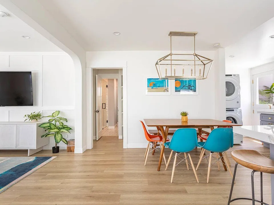 Clean, contemporary vibe