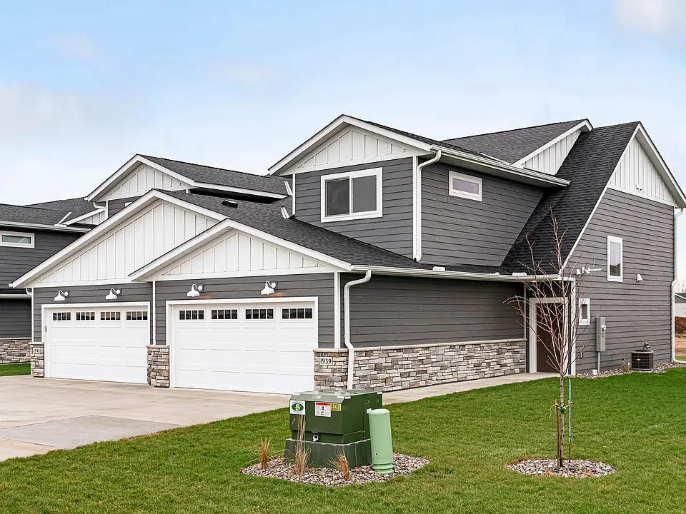 Arbor Trails Townhomes