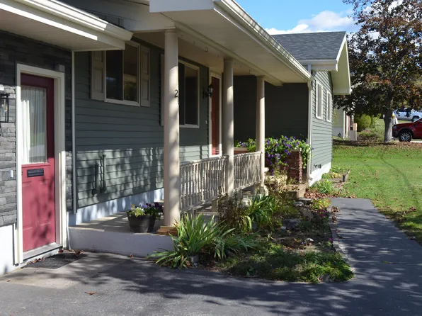 20 Ventura Street, Lewiston, ME 04240