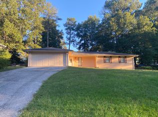 1982 N Oak Dr NW, Lawrenceville, GA 30044