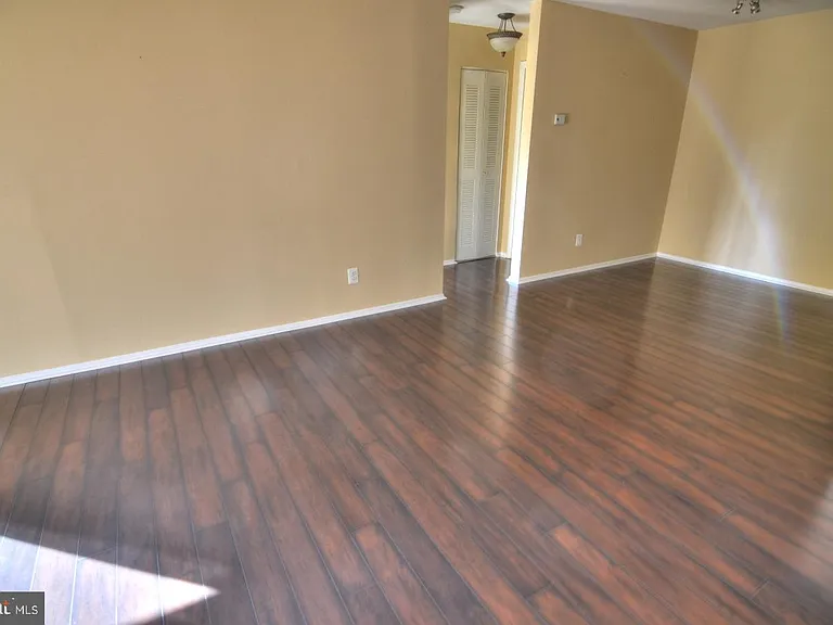 1793 Jonathan Way #L — Photo 35