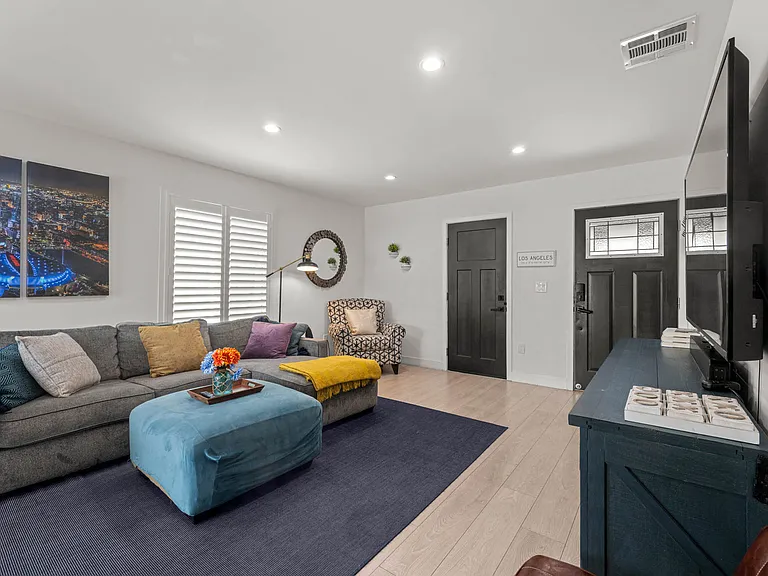13730 Community St — Photo 59