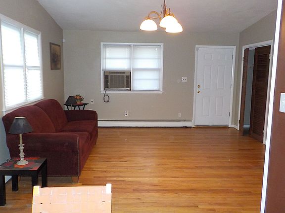 4th image of 200 Lauren Dr