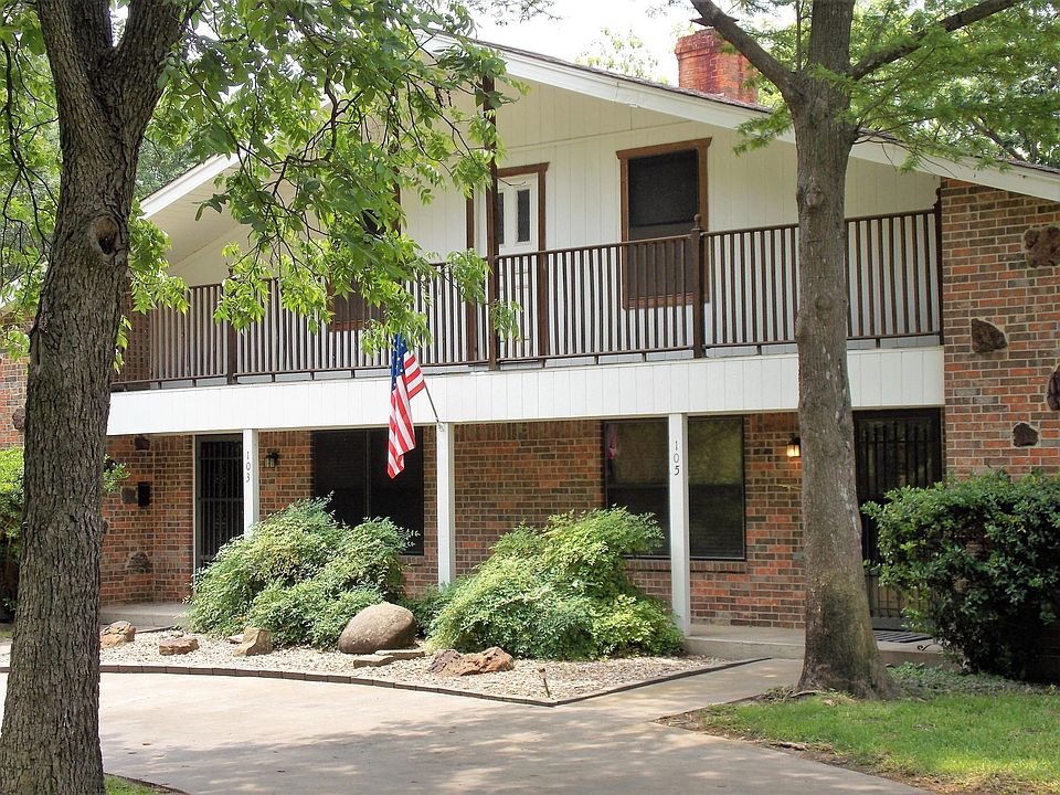 1st image of 105 Bluebonnet Dr #105