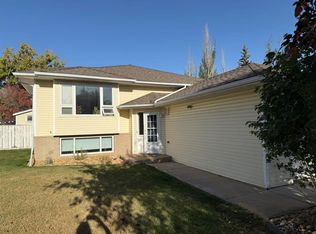 1148 S Newcastle Rd, Drumheller, AB T0J0Y2