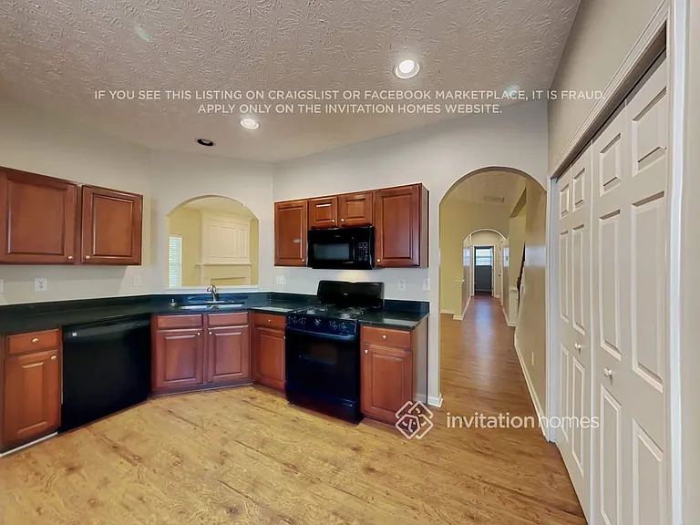 527 Gables Ct — Photo 9