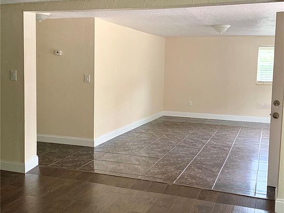 3rd image of 1216 Sheeler Ave