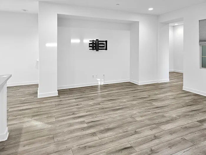 906 Slate St #1 — Photo 3