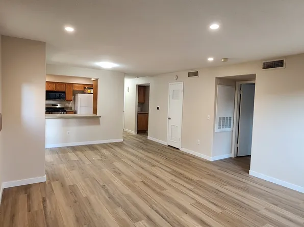1851 Hillpointe Rd, Henderson, NV