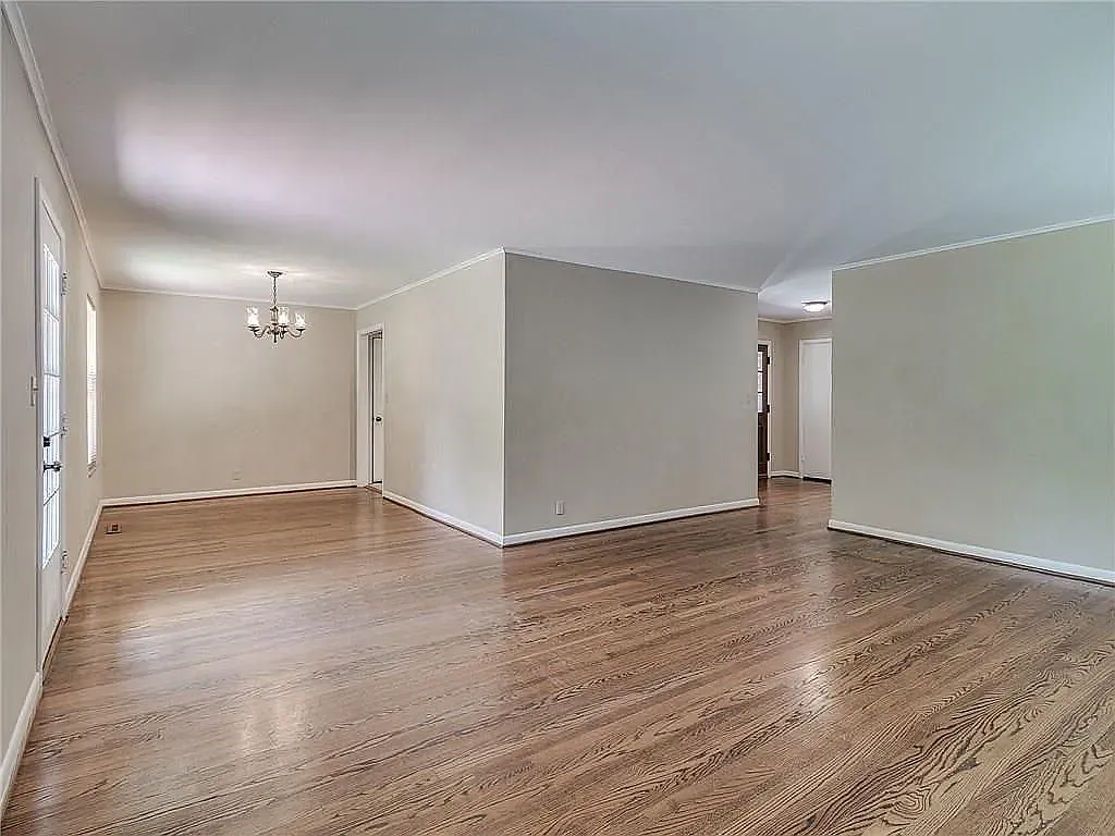 3 bed, 1.5 bath, 1393 sqft, $1,400 — Photo 4