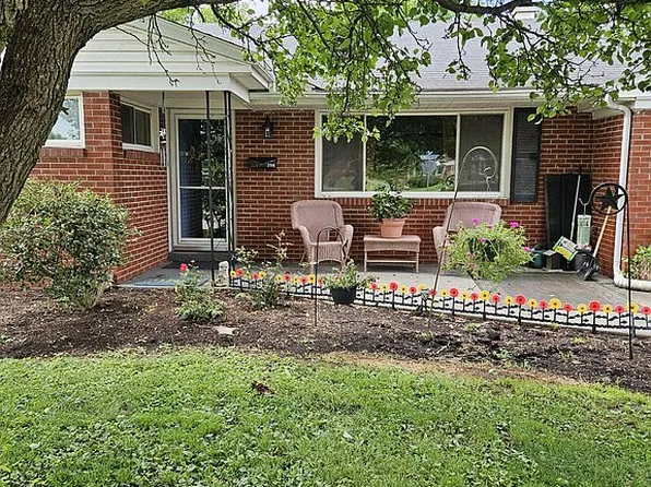 598 Edgewood Dr, Sellersburg, IN 47172
