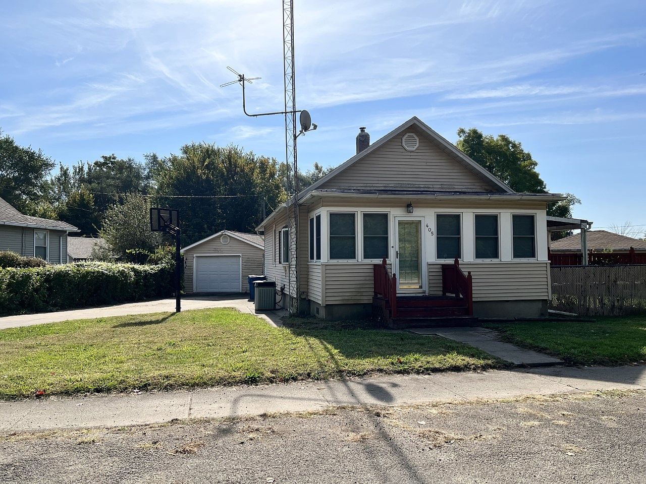 405 East St, Depue, IL 61322 Zillow
