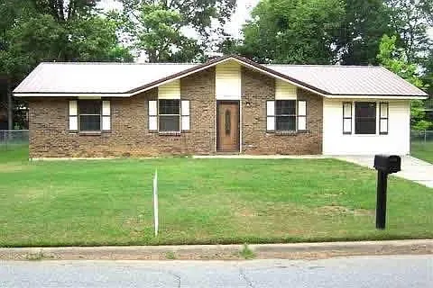 302 Athens St — Photo 1