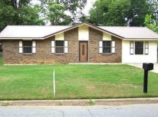 302 Athens St, Warner Robins, GA 31088