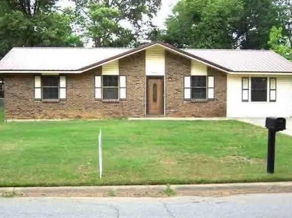 302 Athens St, Warner Robins, GA 31088