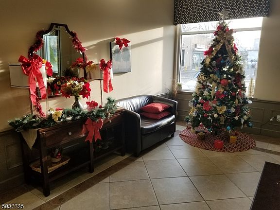 3rd image of 400 E Front St APT 305