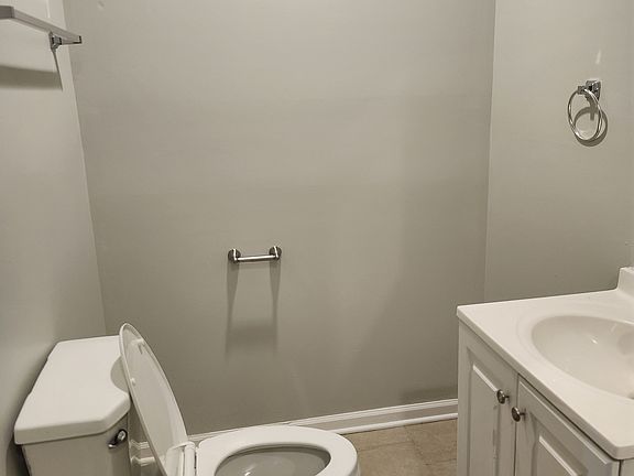 2nd image of 6814 S Oglesby Ave #2