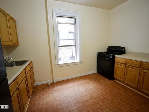 5th image of 2805 42nd St APT 3R
