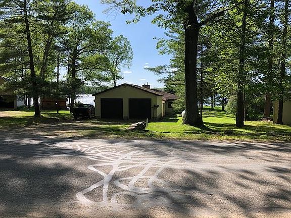 3rd image of 15711 Pretty Lake Dr