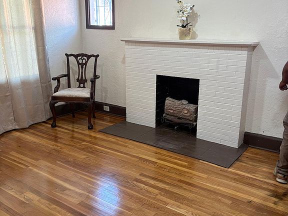 4th image of 3418 Pershing Dr