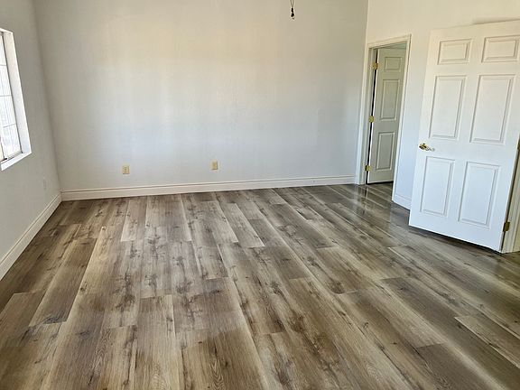 4th image of 2151 W Simkins Rd